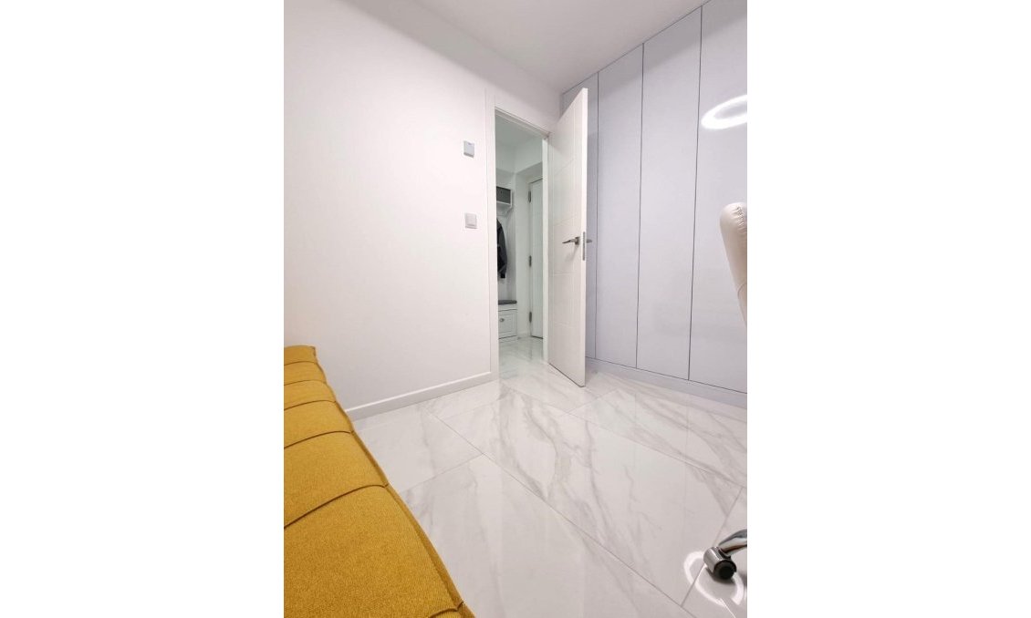 Revente - Appartement -
Torrevieja - Centro