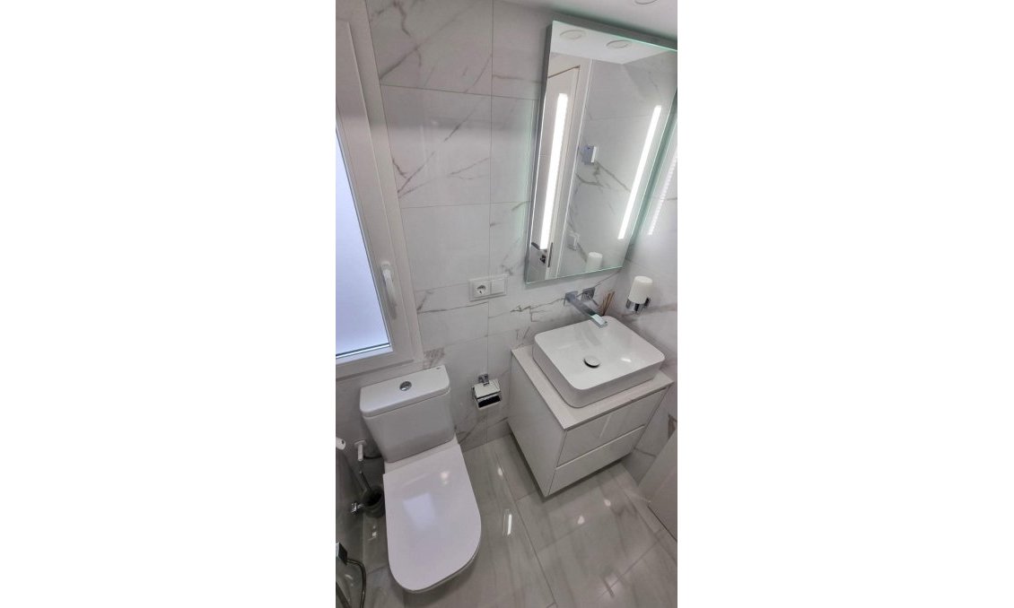 Revente - Appartement -
Torrevieja - Centro