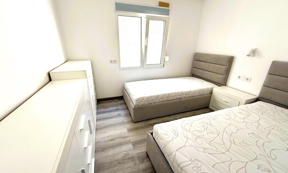 Használt Ingatlanok - Kétszintes lakás -
Torrevieja - Centrum