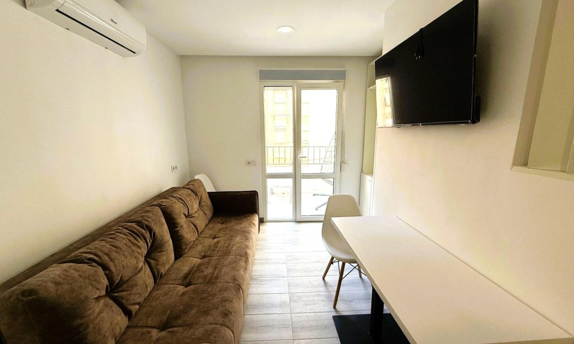 Használt Ingatlanok - Kétszintes lakás -
Torrevieja - Centrum