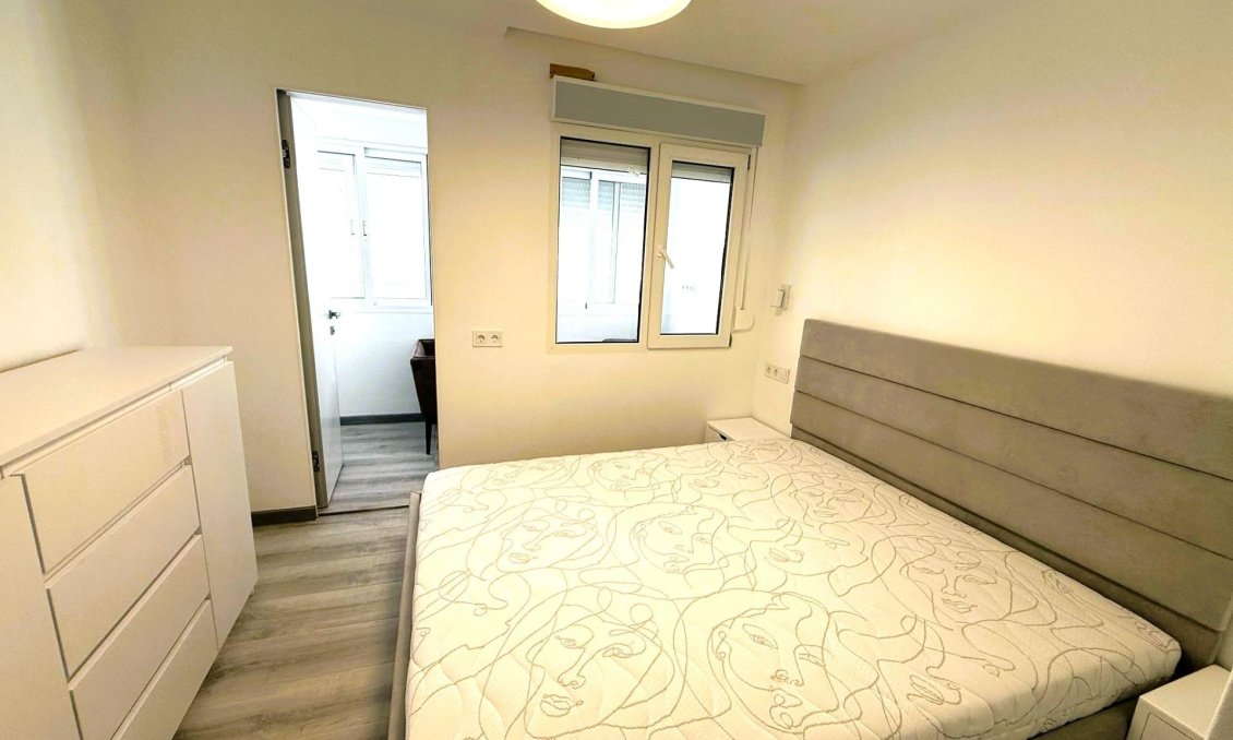 Használt Ingatlanok - Kétszintes lakás -
Torrevieja - Centrum