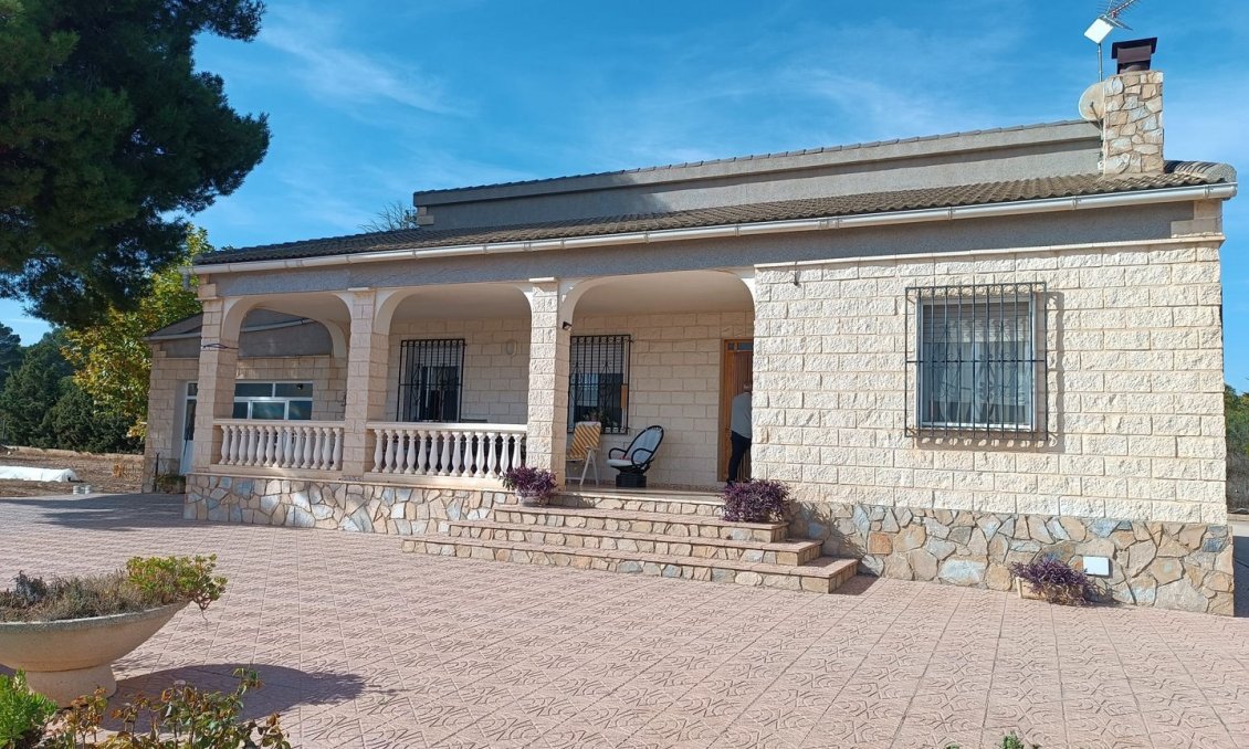 Használt Ingatlanok - Villa -
Revuelta de Yecla - Inland