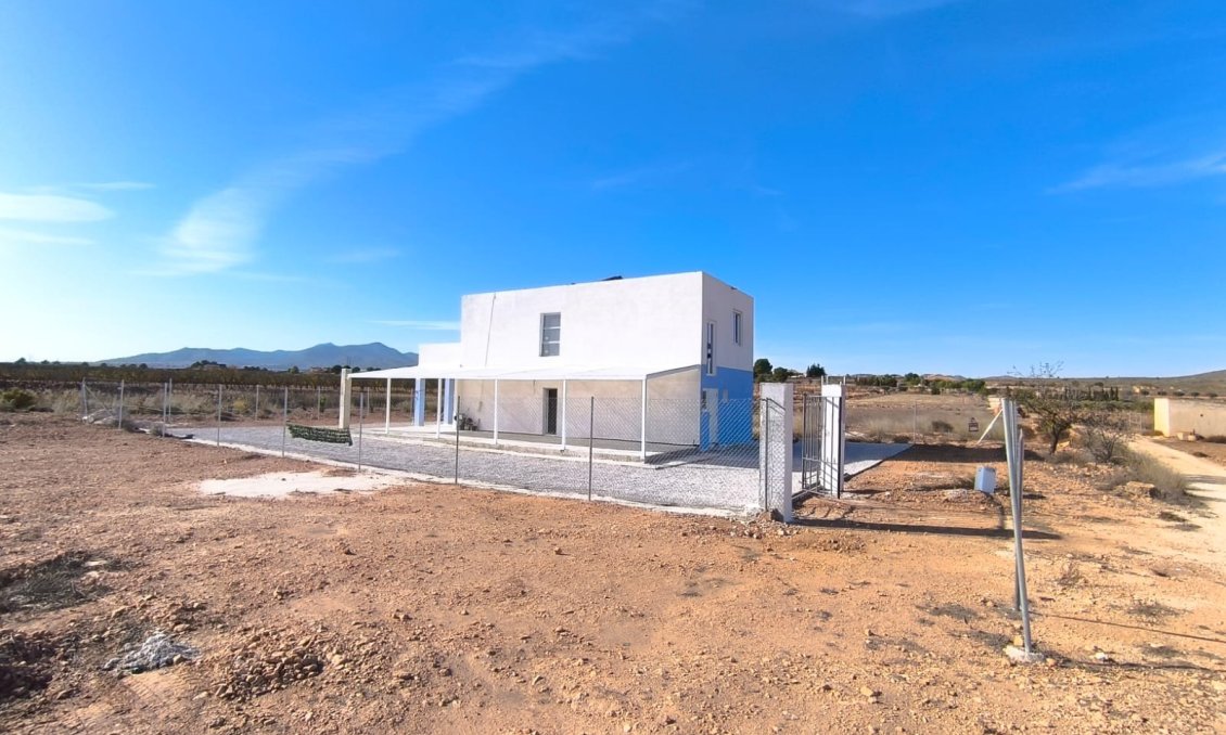 Használt Ingatlanok - Villa -
Pinoso - Inland