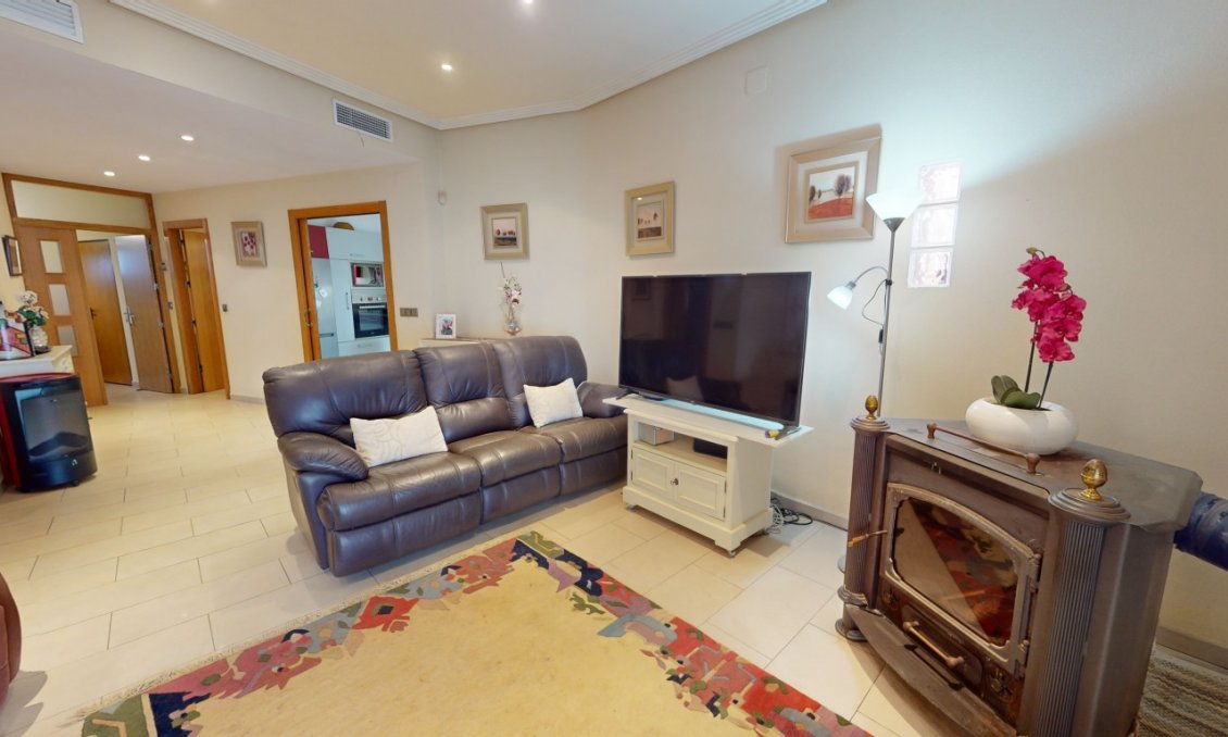 Revânzare - Vilă -
Dolores de Pacheco - Inland