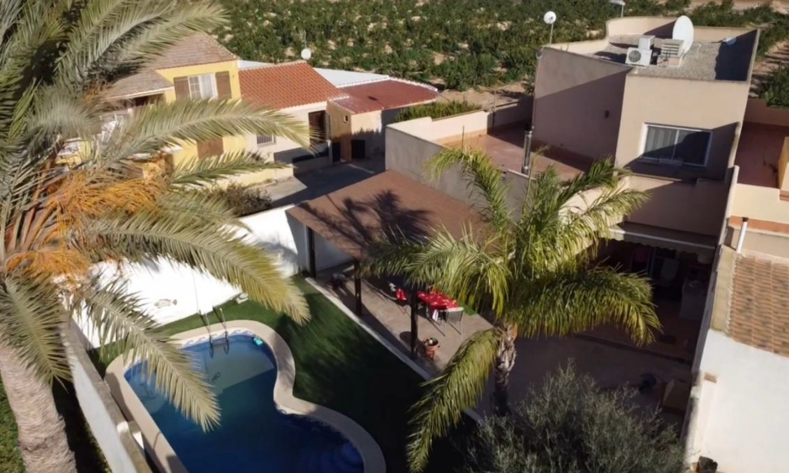 Revânzare - Vilă -
Dolores de Pacheco - Inland