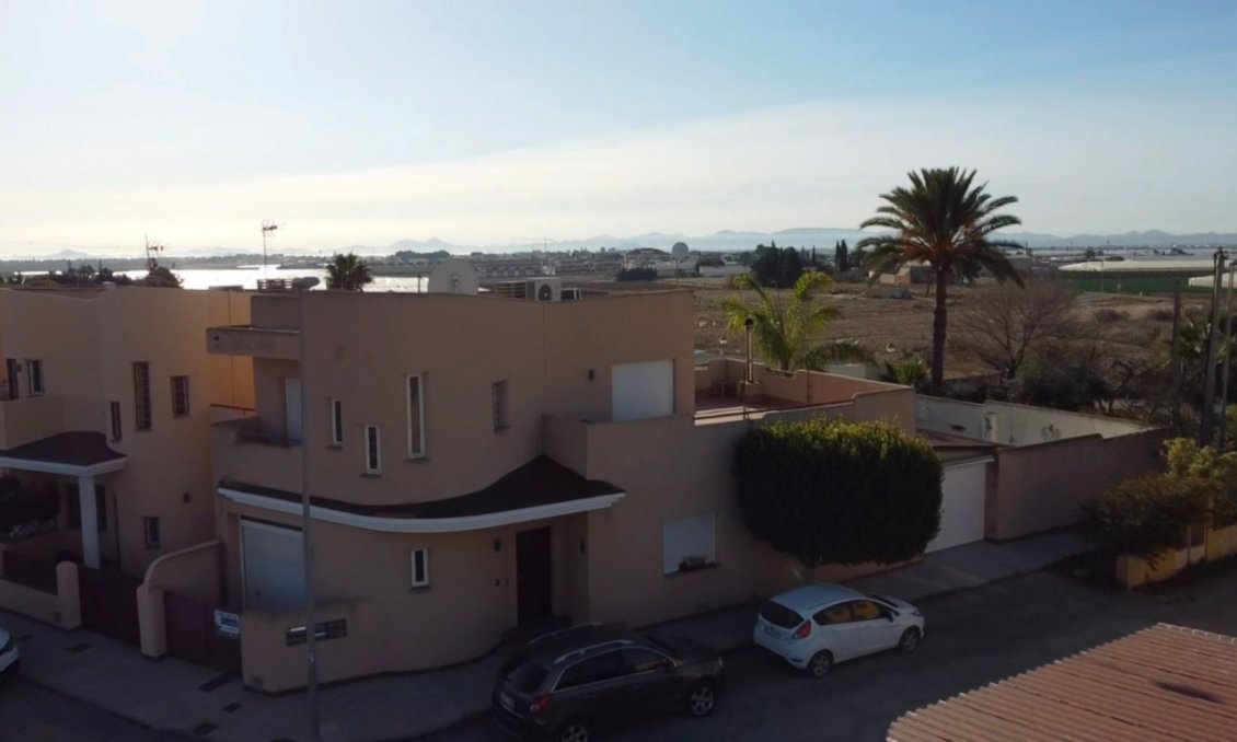 Revânzare - Vilă -
Dolores de Pacheco - Inland