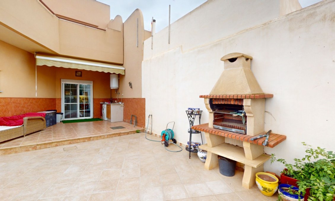 Revânzare - Vilă -
Dolores de Pacheco - Inland