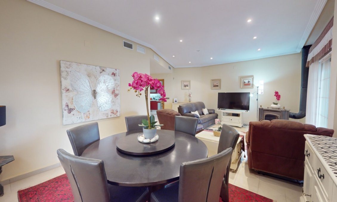 Revânzare - Vilă -
Dolores de Pacheco - Inland