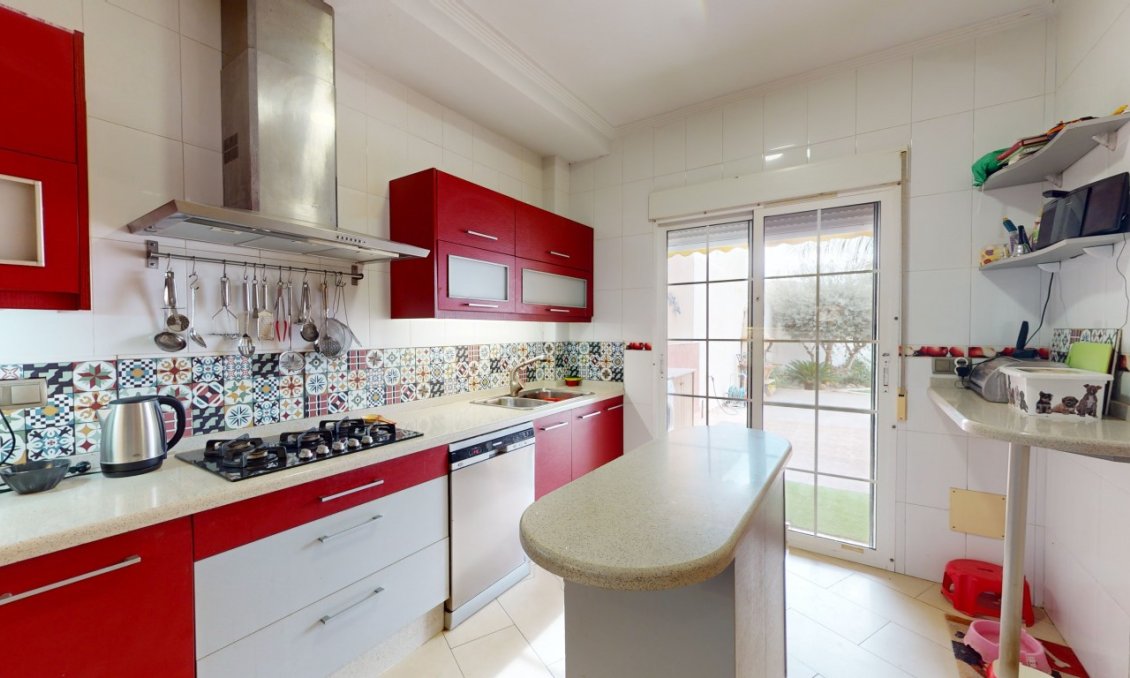 Revânzare - Vilă -
Dolores de Pacheco - Inland