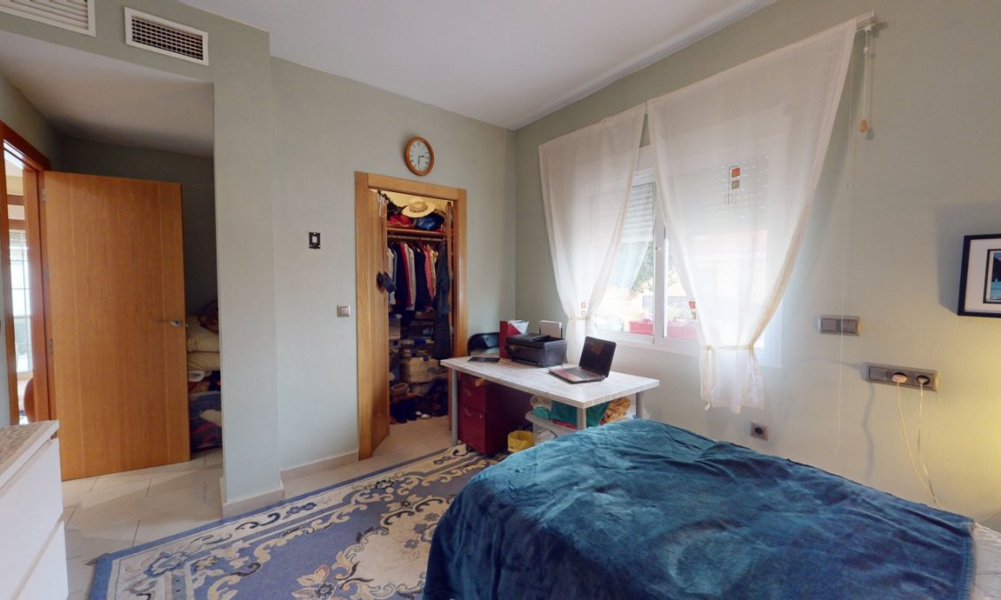 Revânzare - Vilă -
Dolores de Pacheco - Inland