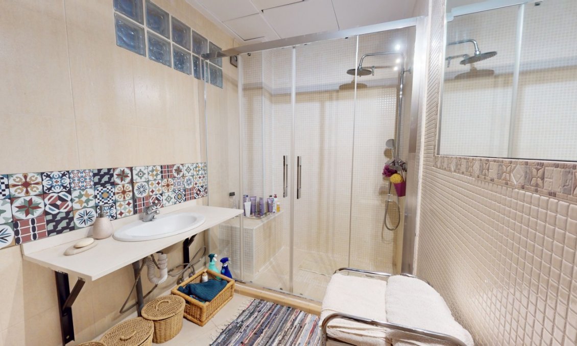 Revânzare - Vilă -
Dolores de Pacheco - Inland