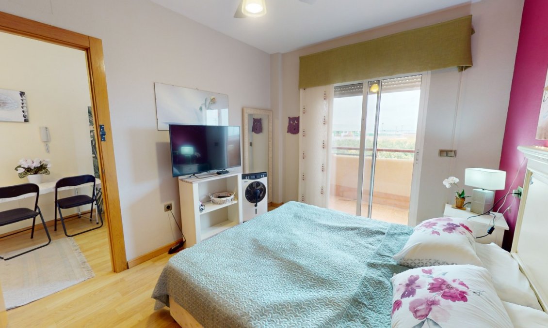 Revânzare - Vilă -
Dolores de Pacheco - Inland