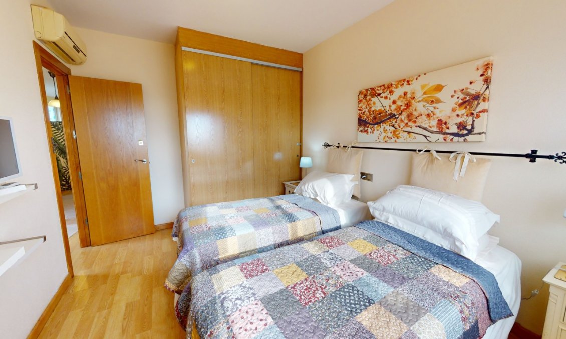 Revânzare - Vilă -
Dolores de Pacheco - Inland