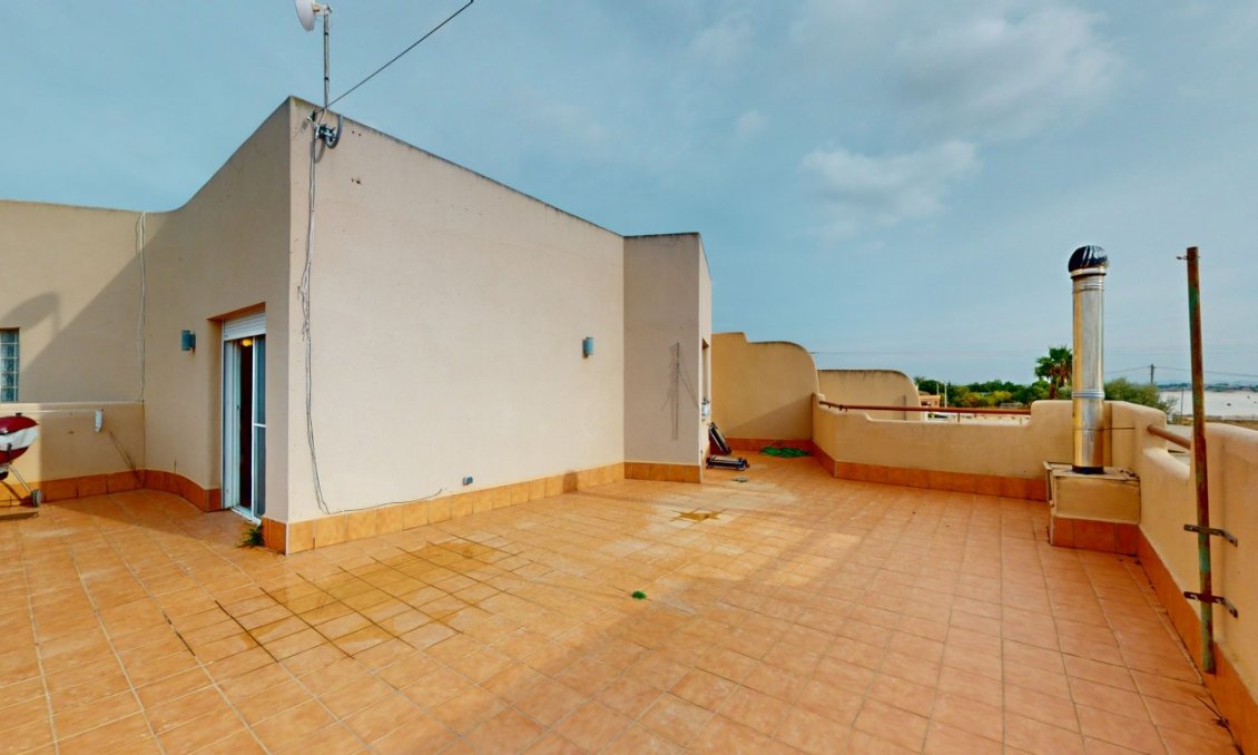 Revânzare - Vilă -
Dolores de Pacheco - Inland