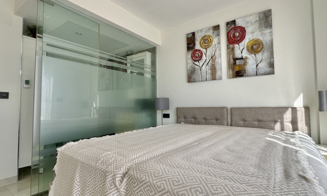 Revente - Villa -
Orihuela Costa - Costa Blanca