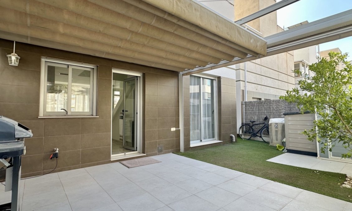 Revente - Villa -
Orihuela Costa - Costa Blanca