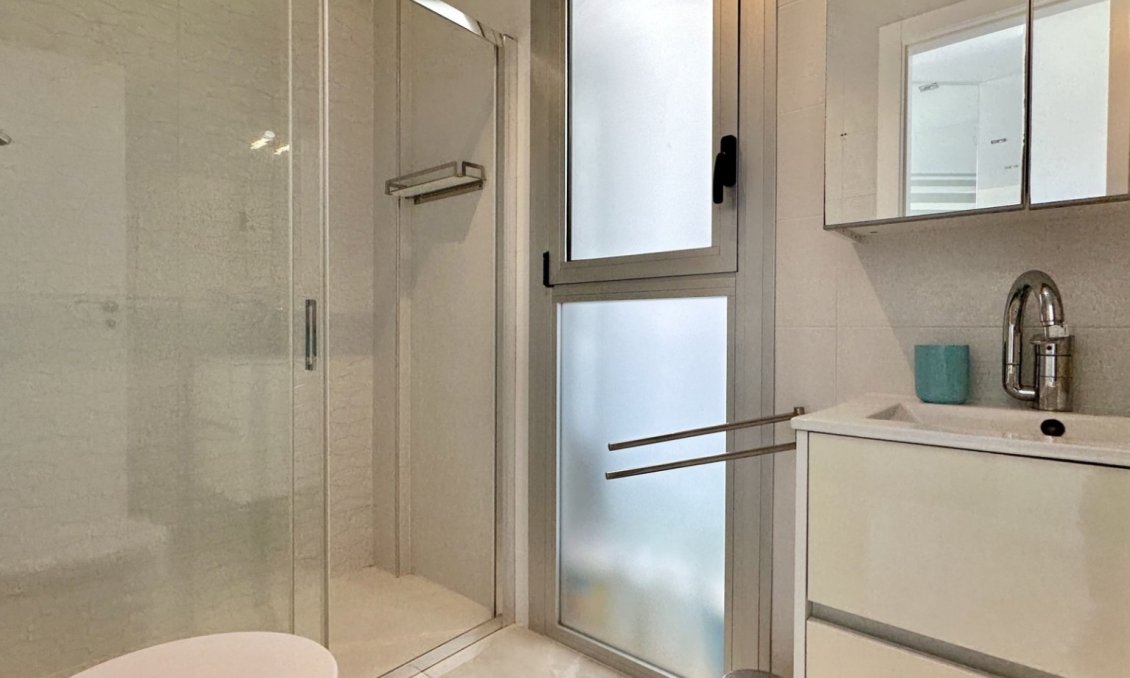 Revente - Villa -
Orihuela Costa - Costa Blanca