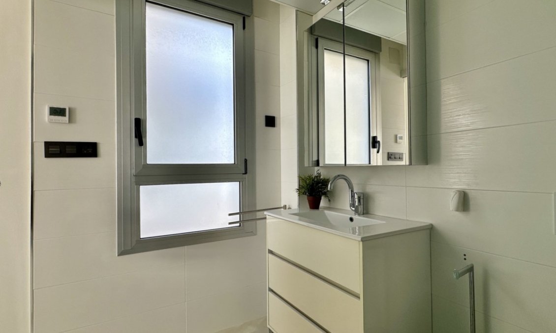 Revente - Villa -
Orihuela Costa - Costa Blanca