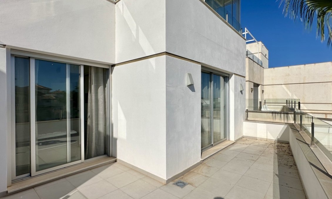 Revente - Villa -
Orihuela Costa - Costa Blanca