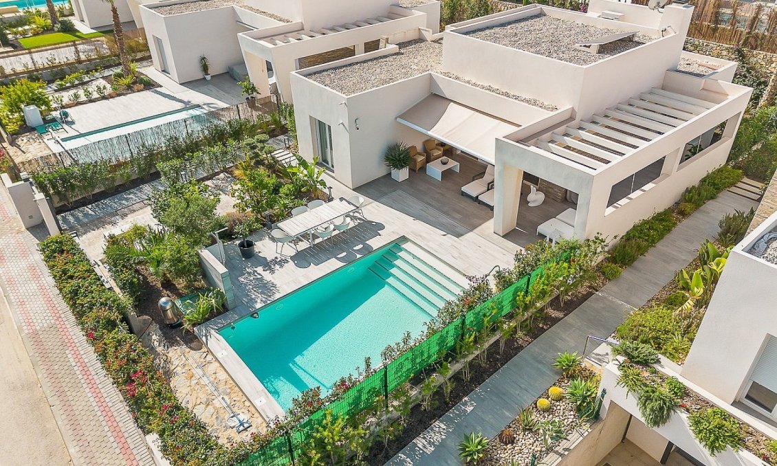 Resale - Villa -
La Finca Golf Resort - Inland