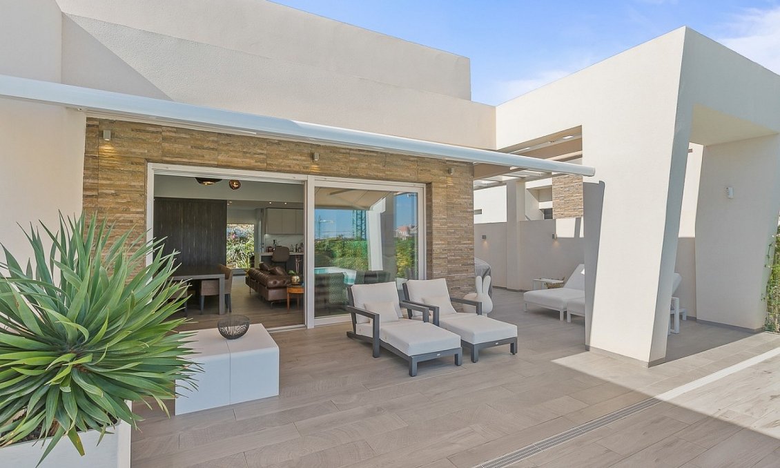 Resale - Villa -
La Finca Golf Resort - Inland