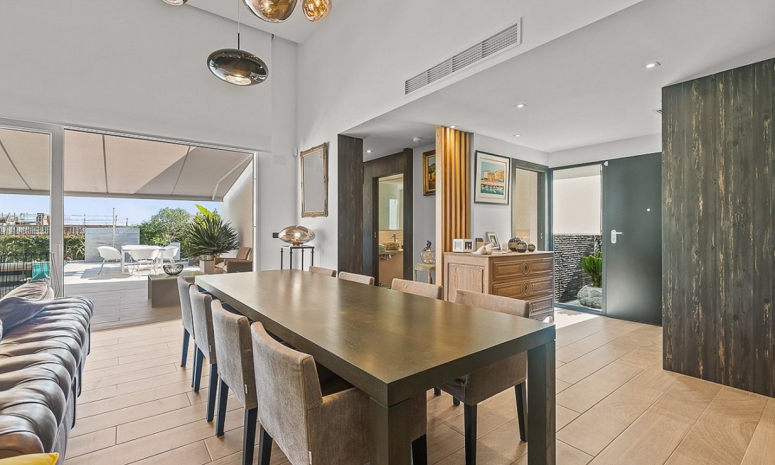 Resale - Villa -
La Finca Golf Resort - Inland