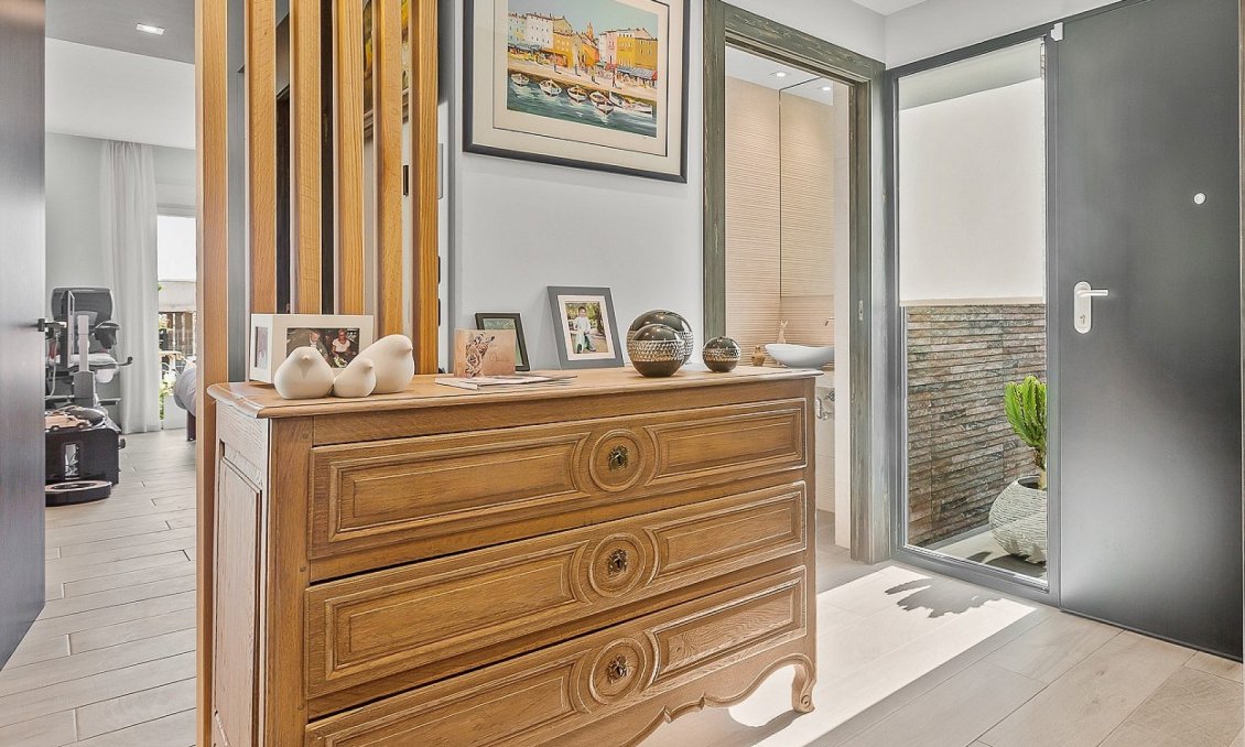 Resale - Villa -
La Finca Golf Resort - Inland