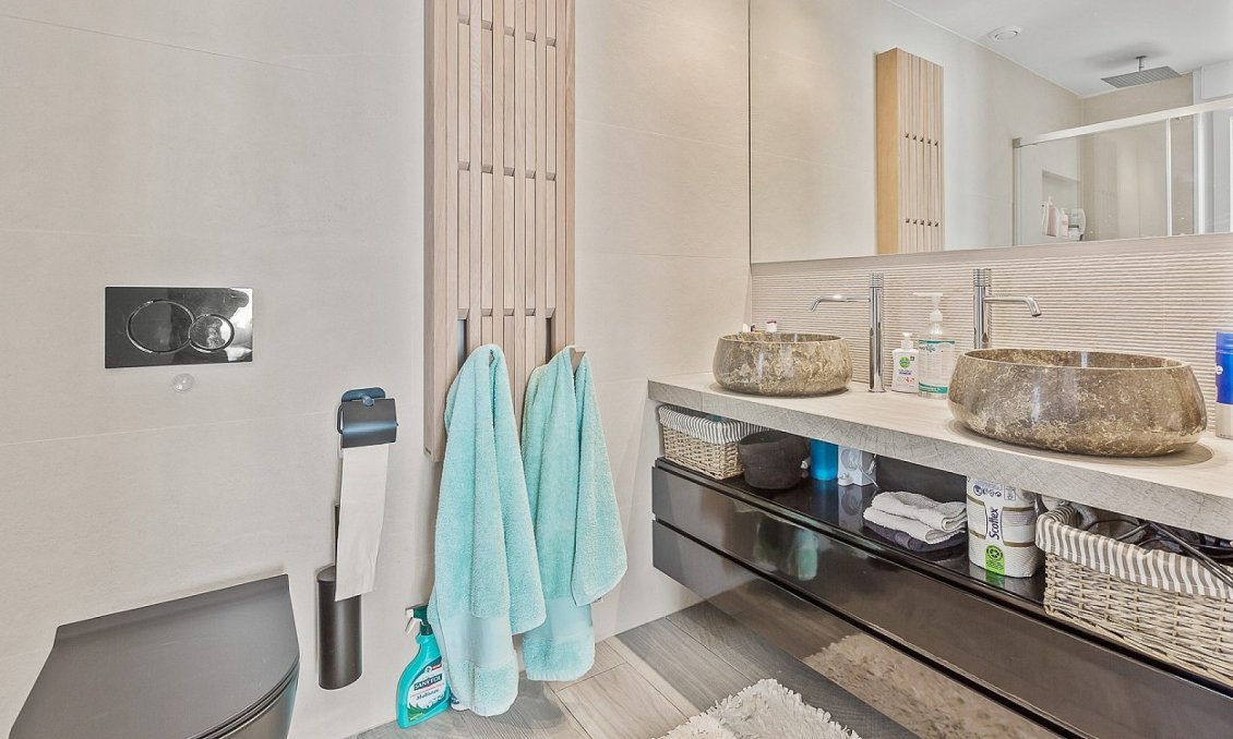 Resale - Villa -
La Finca Golf Resort - Inland