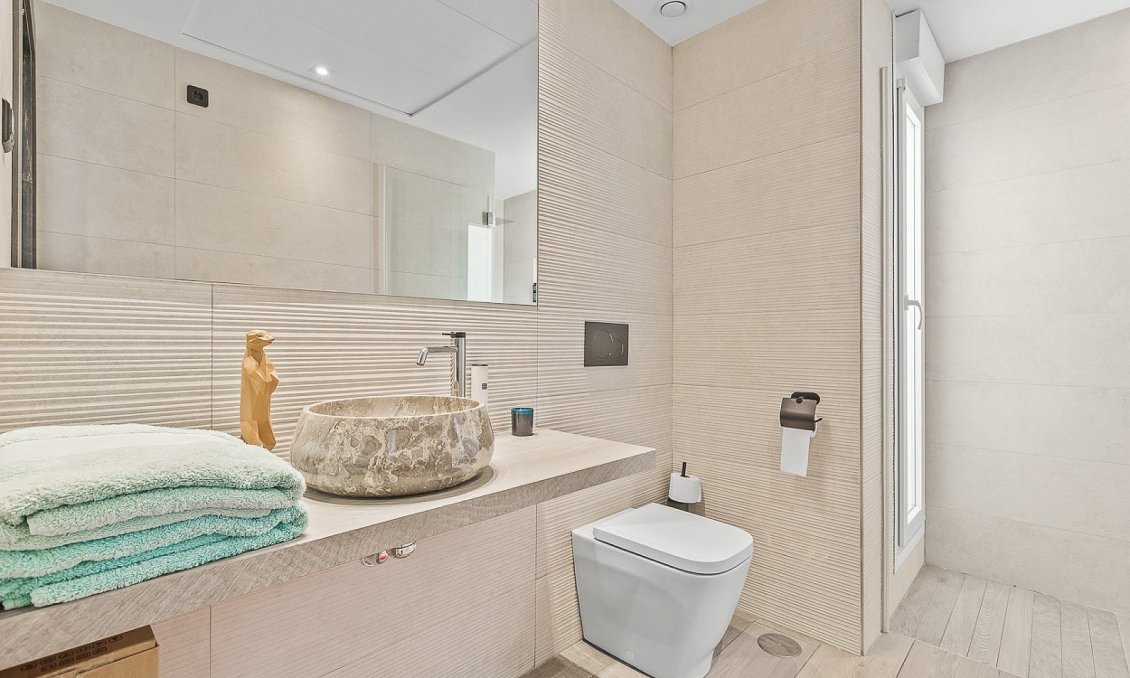 Resale - Villa -
La Finca Golf Resort - Inland