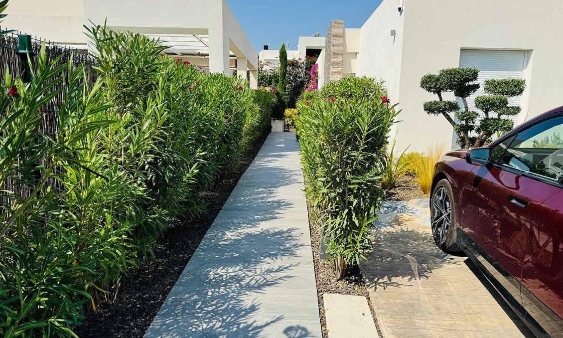 Resale - Villa -
La Finca Golf Resort - Inland