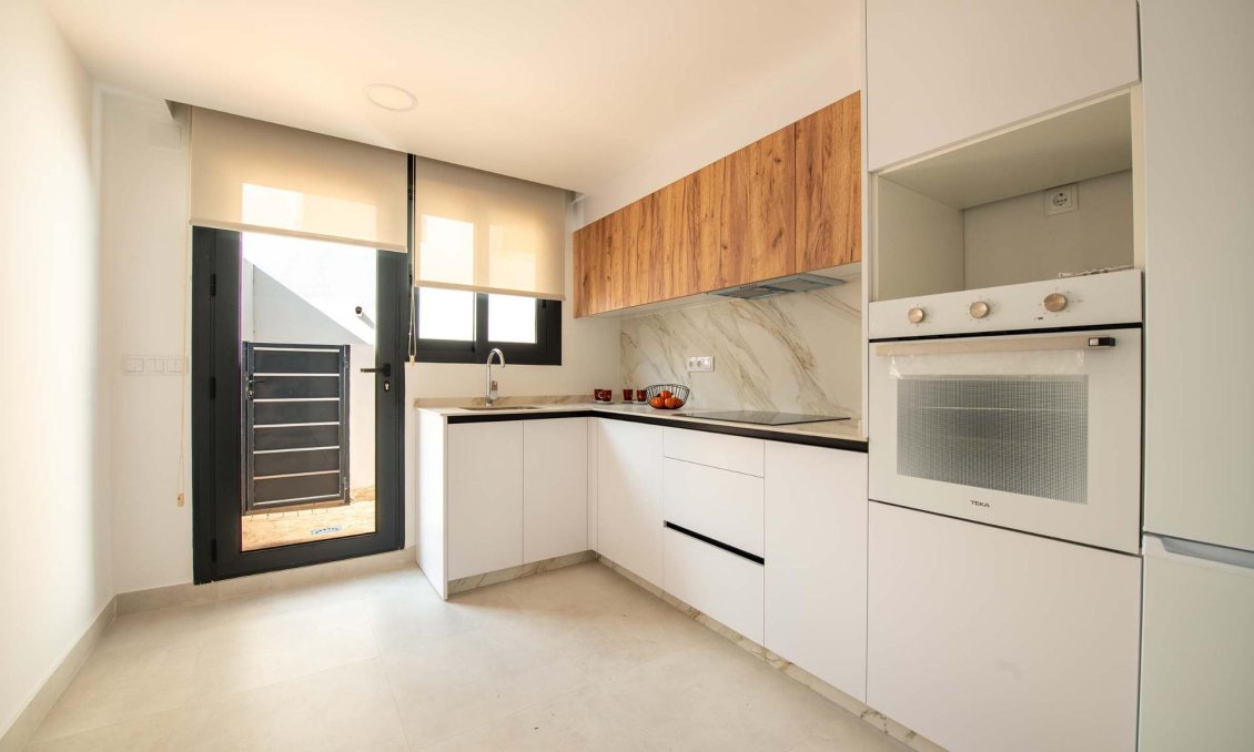 Obra nueva - Town House -
Cox - San Fernando