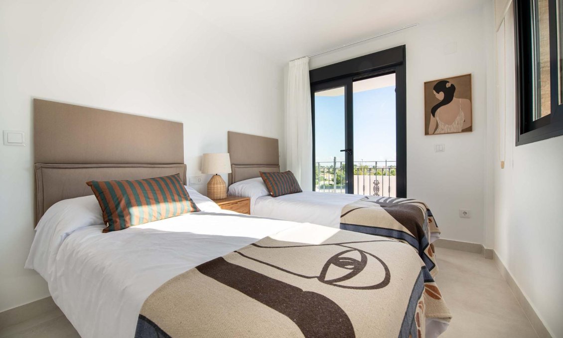 Obra nueva - Town House -
Cox - San Fernando