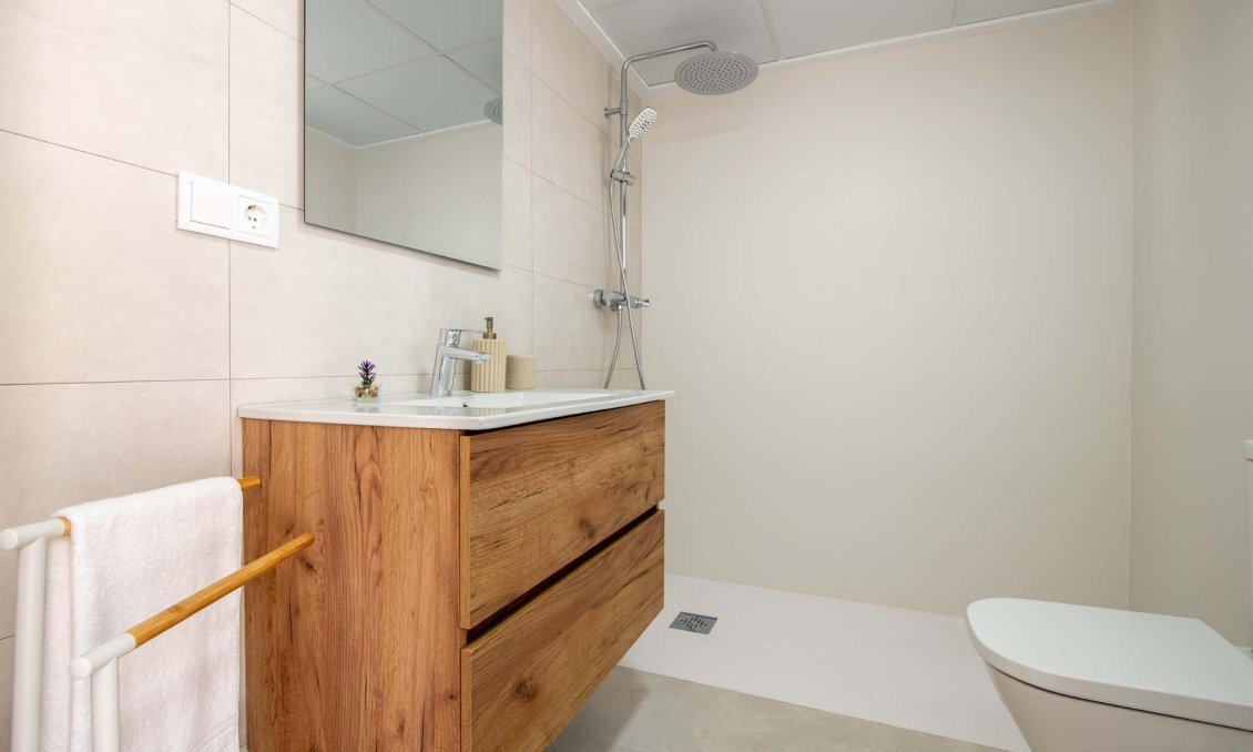 Obra nueva - Town House -
Cox - San Fernando