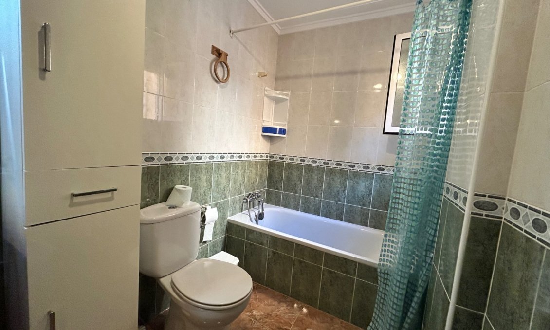 Segunda mano - Apartamento -
Jacarilla - Inland