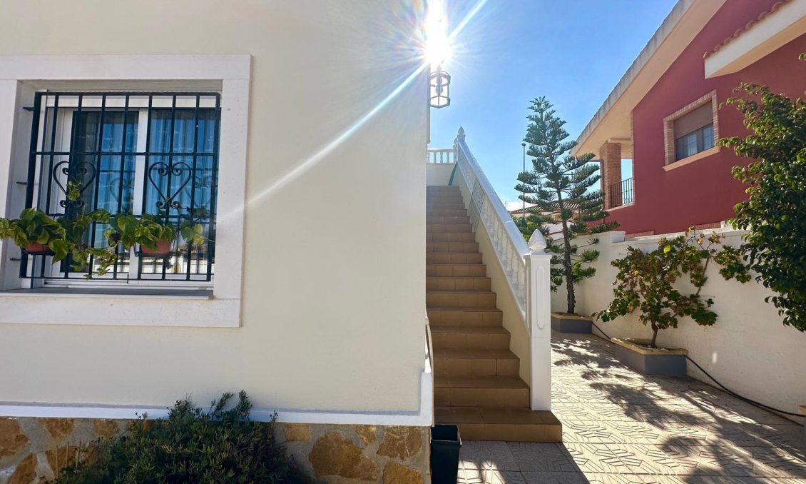 Segunda mano - Villa -
Bigastro - Comunidad Valenciana