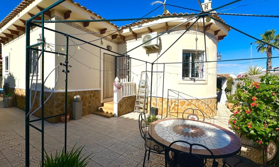 Segunda mano - Villa -
Bigastro - Comunidad Valenciana