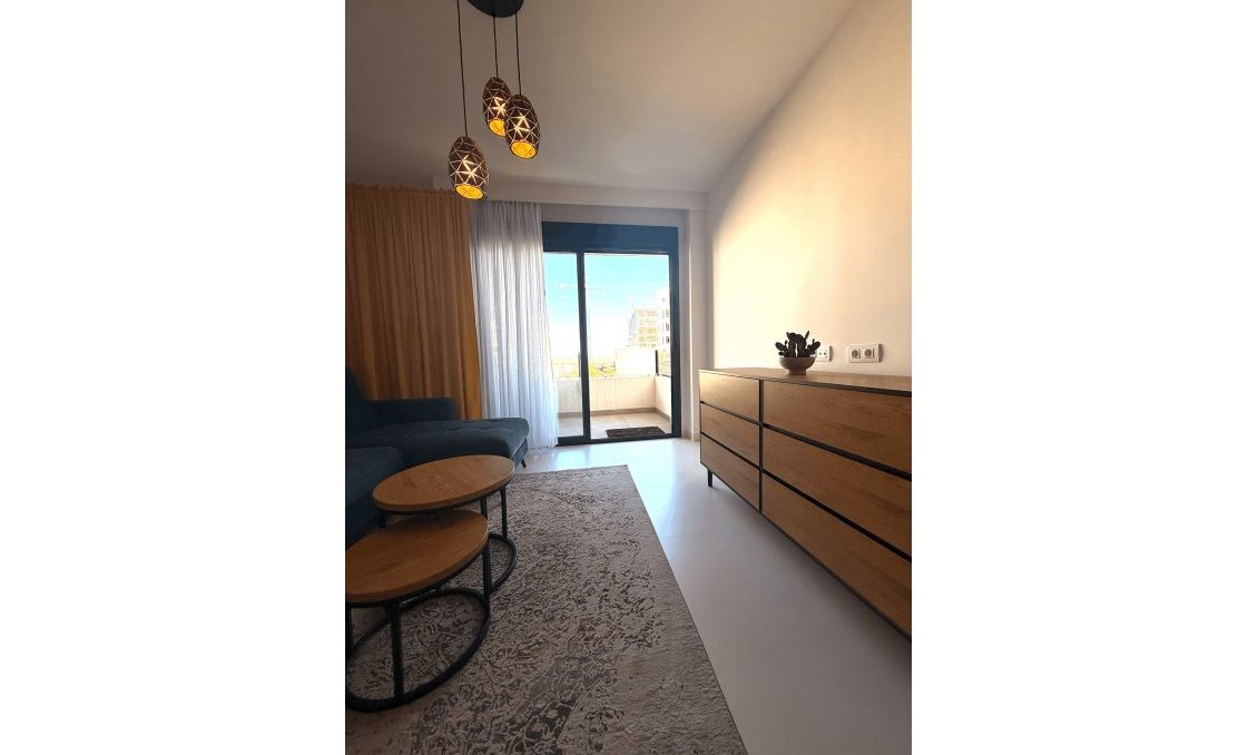 Revânzare - Apartament -
San Miguel de Salinas - Inland