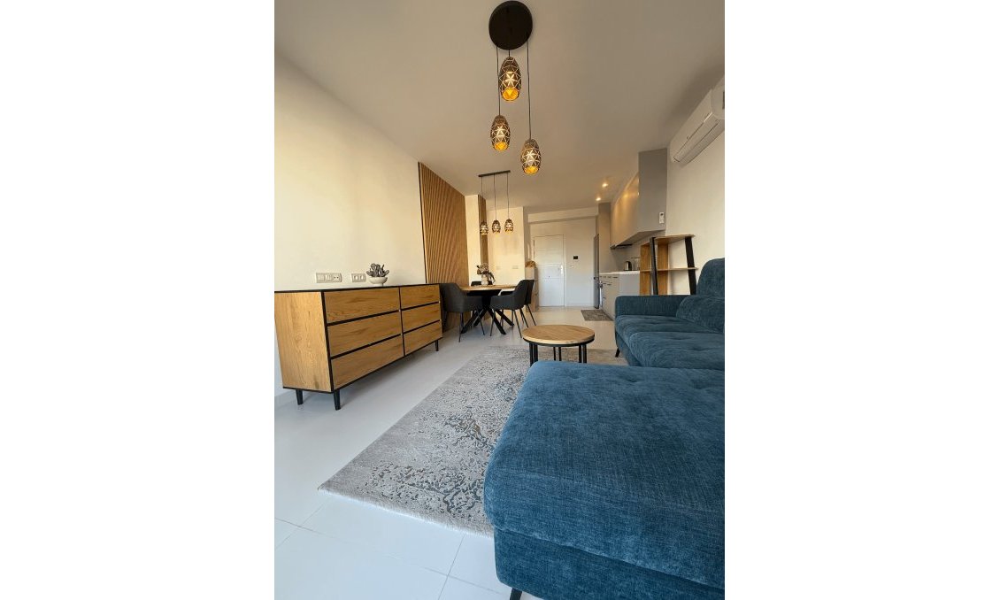 Revânzare - Apartament -
San Miguel de Salinas - Inland