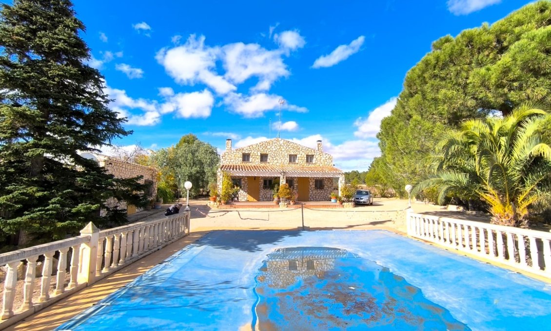 Revente - Villa -
Yecla - Inland