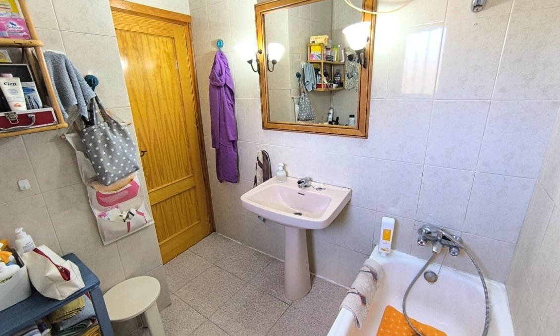 Revente - Villa -
Yecla - Inland