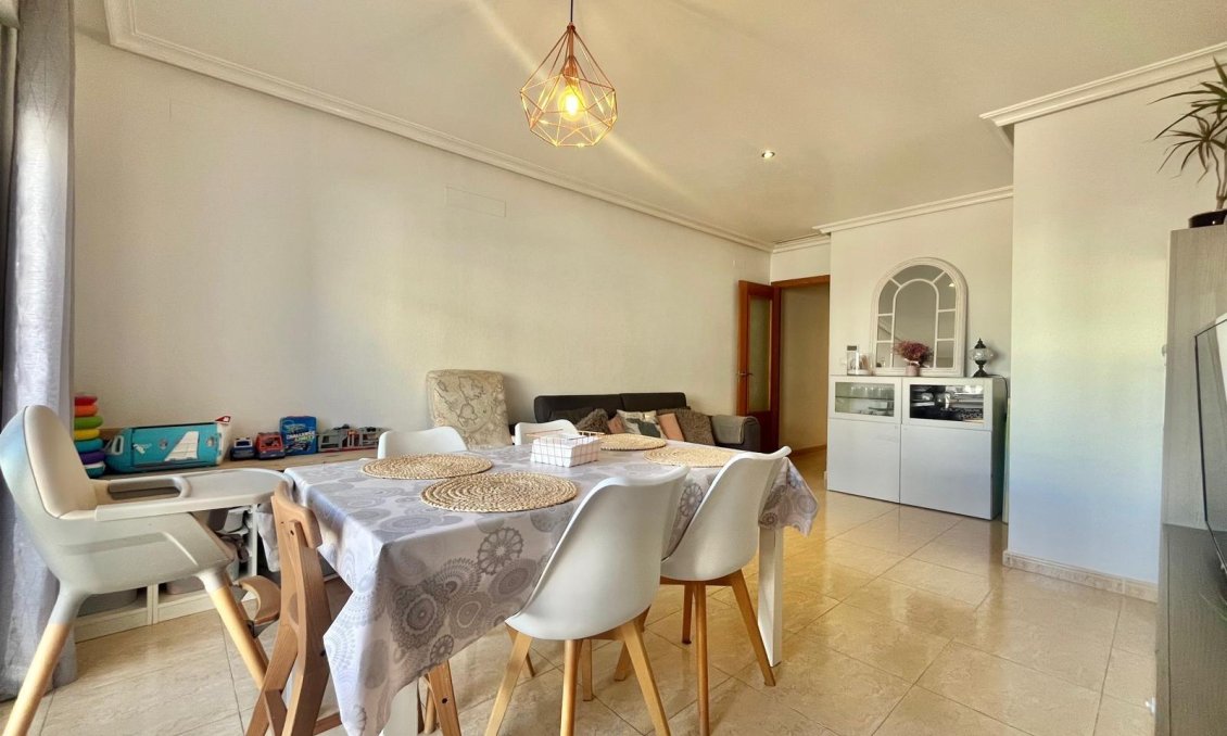 Revânzare - Apartament -
Torrevieja - Centro