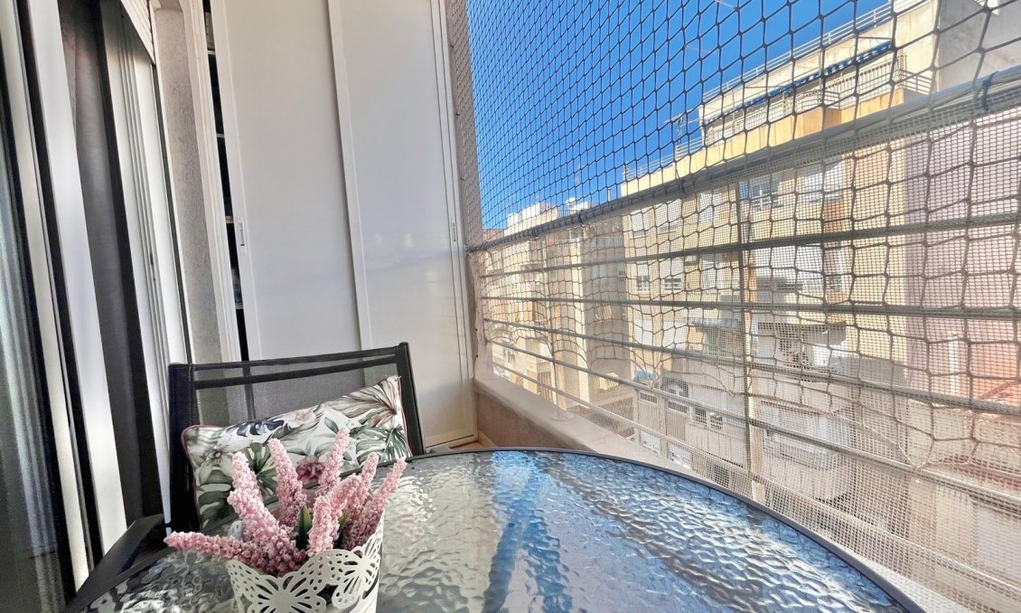 Revânzare - Apartament -
Torrevieja - Centro