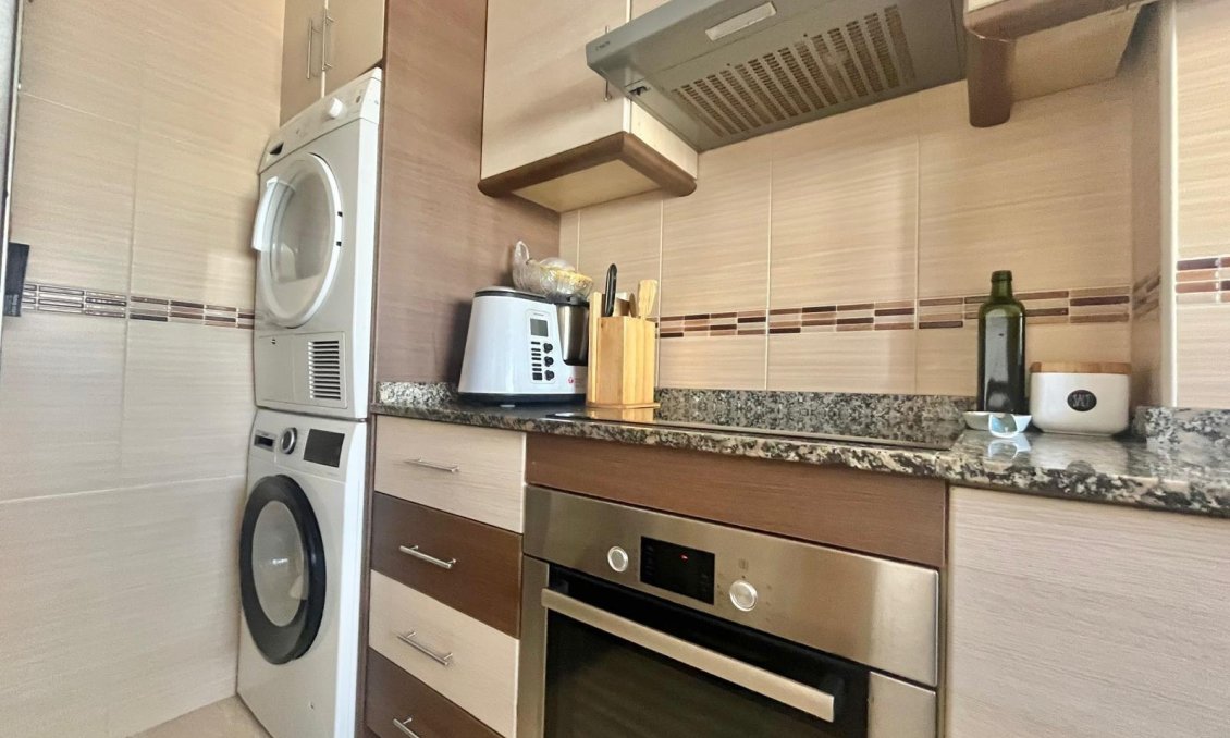 Revânzare - Apartament -
Torrevieja - Centro