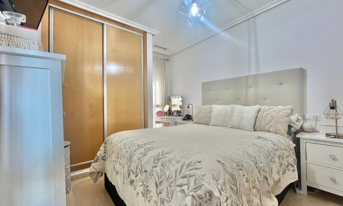 Revânzare - Apartament -
Torrevieja - Centro