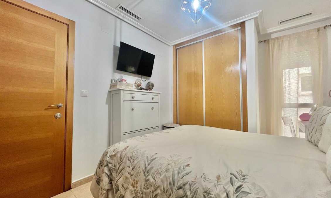 Revânzare - Apartament -
Torrevieja - Centro