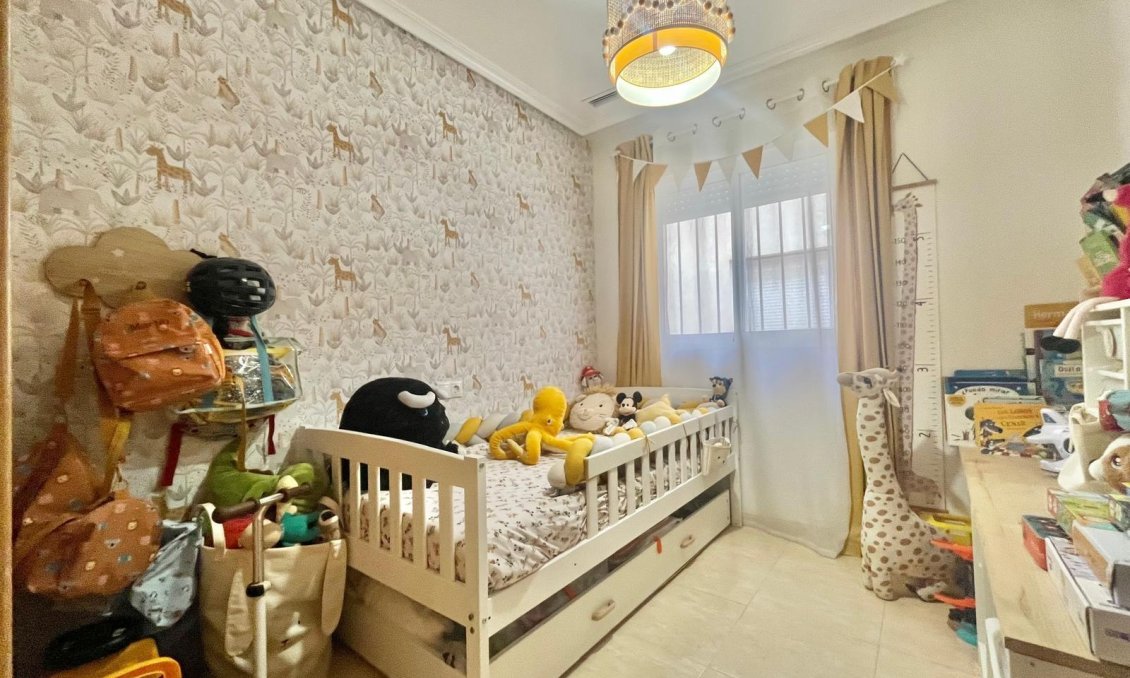 Revânzare - Apartament -
Torrevieja - Centro