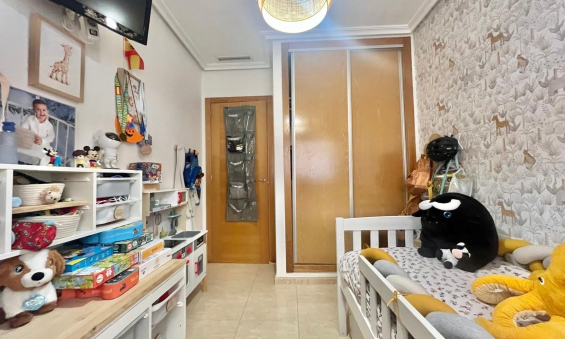 Revânzare - Apartament -
Torrevieja - Centro