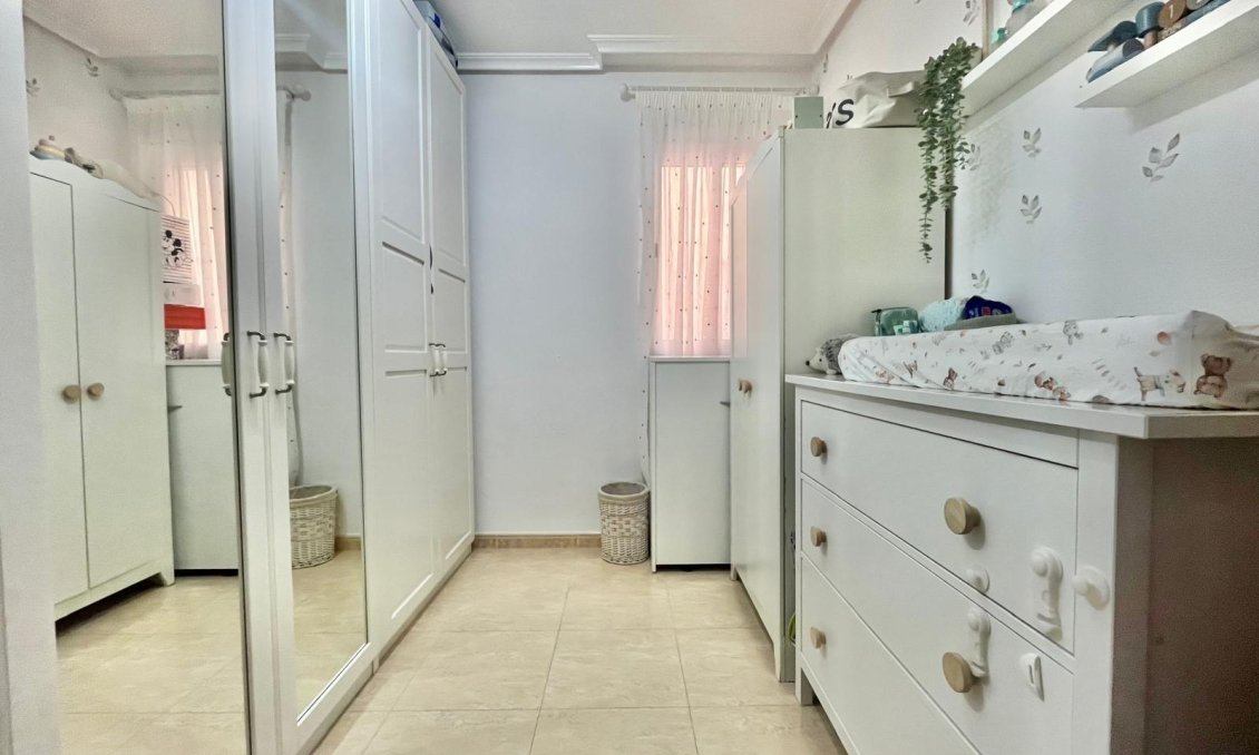 Revânzare - Apartament -
Torrevieja - Centro