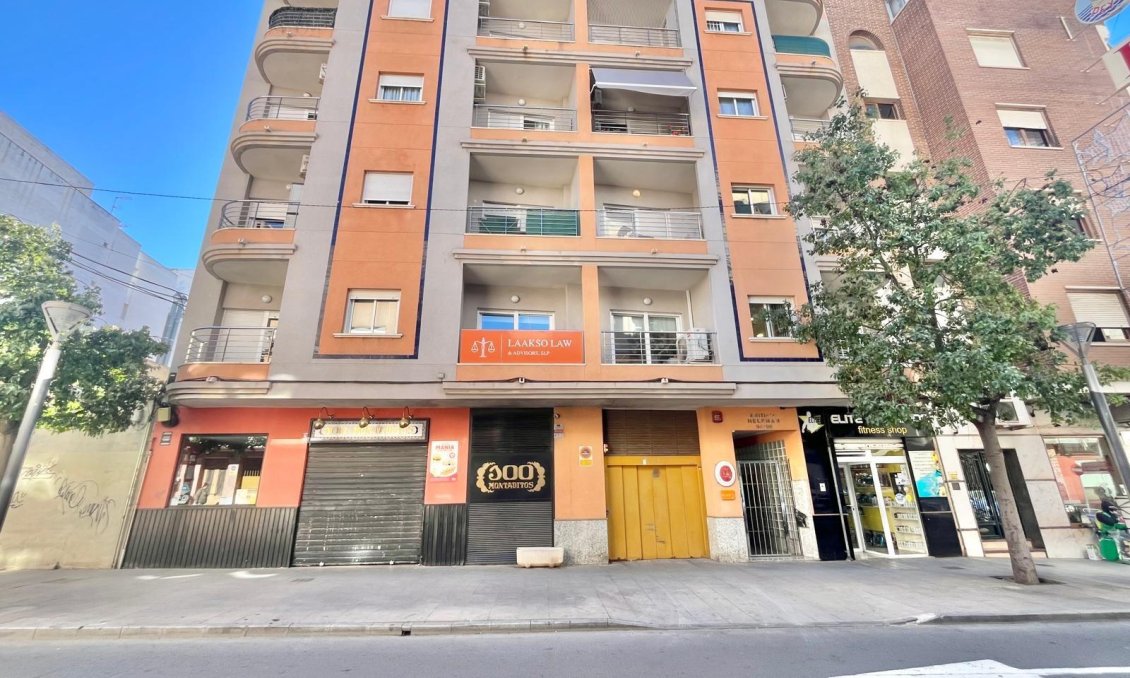 Revânzare - Apartament -
Torrevieja - Centro