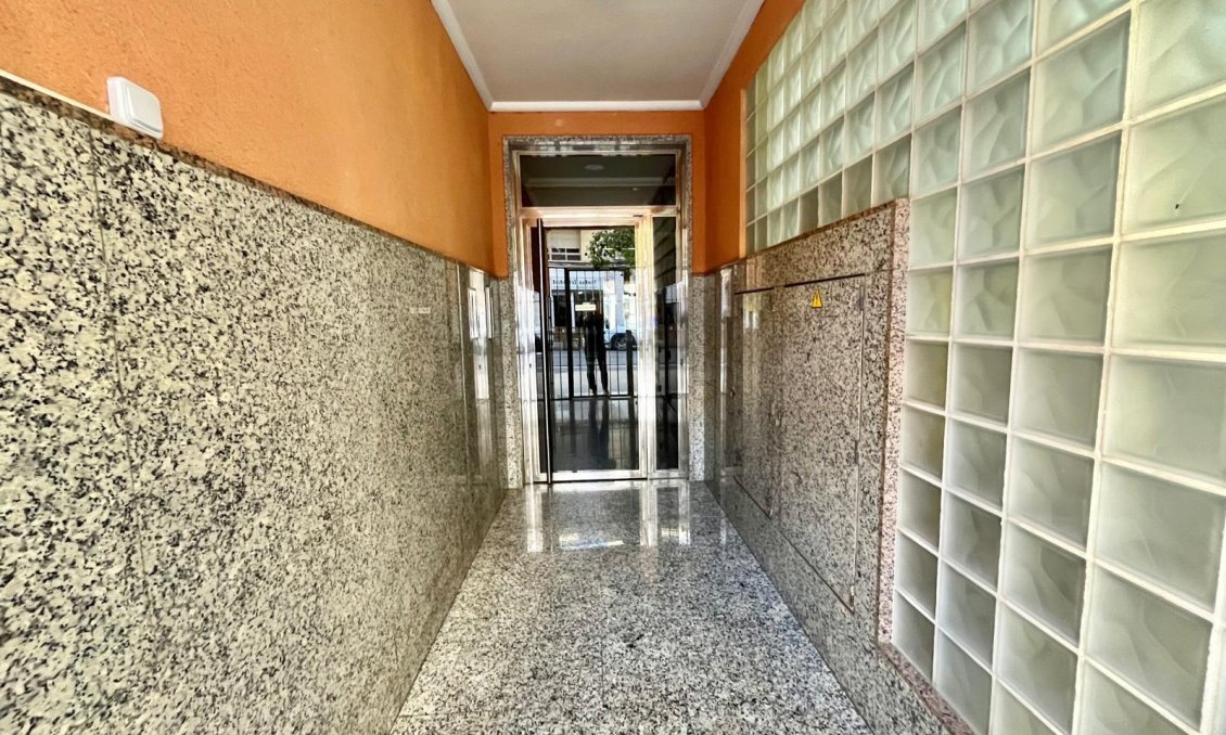 Revânzare - Apartament -
Torrevieja - Centro